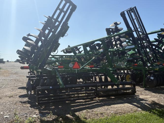 John Deere 2720