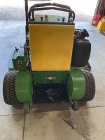 John Deere 652M