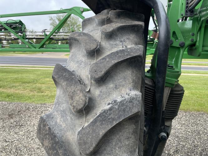 John Deere 412R