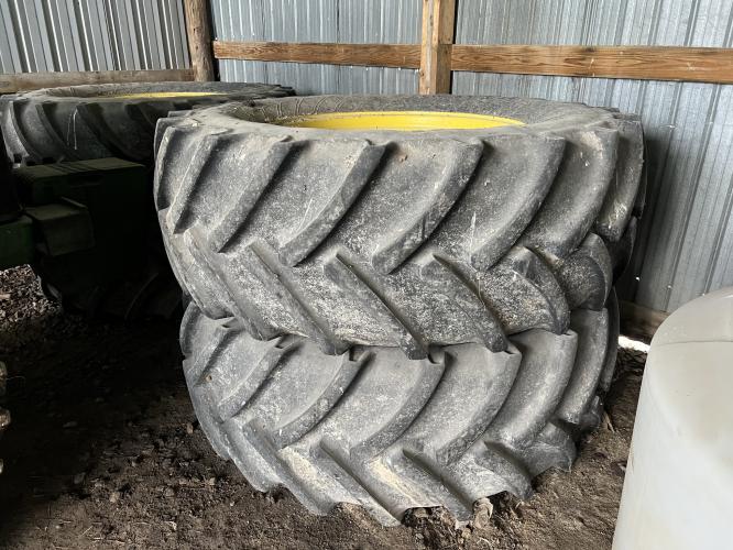 John Deere 4830