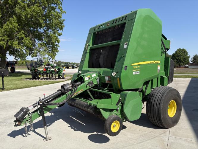 John Deere 560M