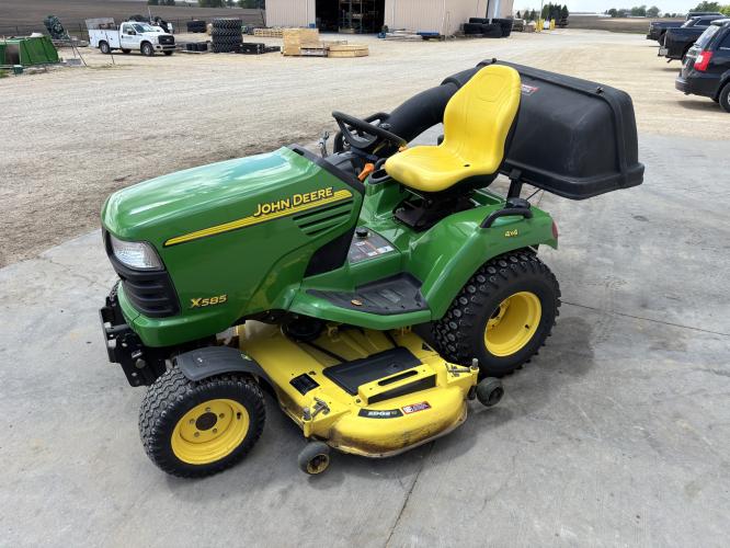 John Deere X585