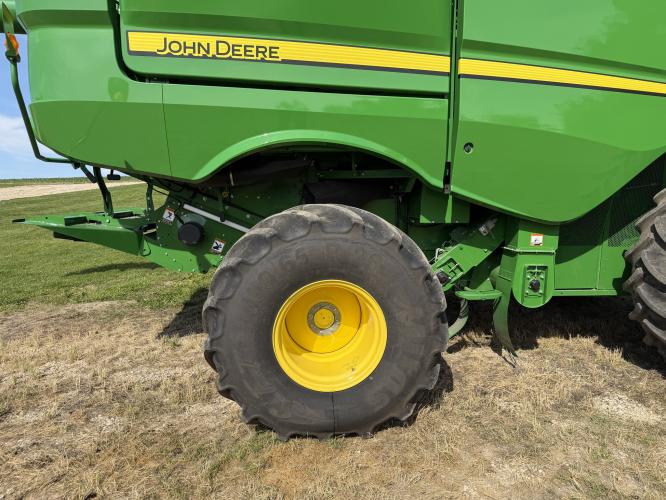 John Deere S770