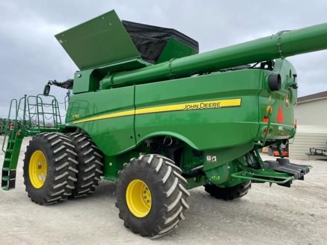 John Deere S780