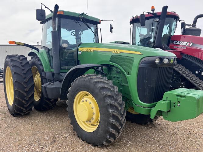 John Deere 8320