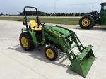 John Deere 3046R