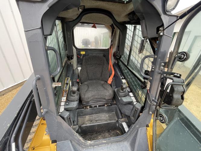 John Deere 331G