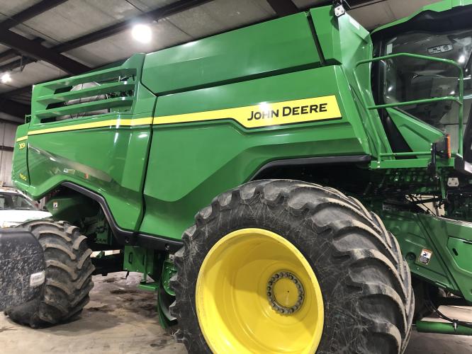 John Deere X9 1100