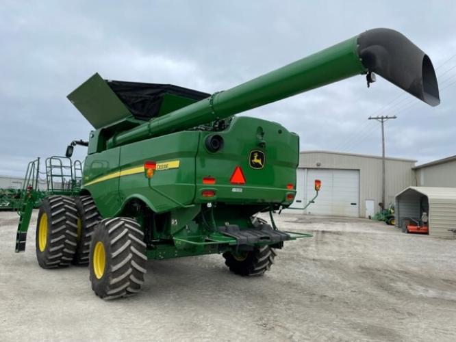 John Deere S780
