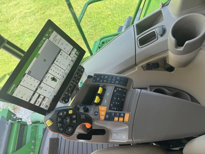John Deere S790