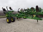 John Deere 2100