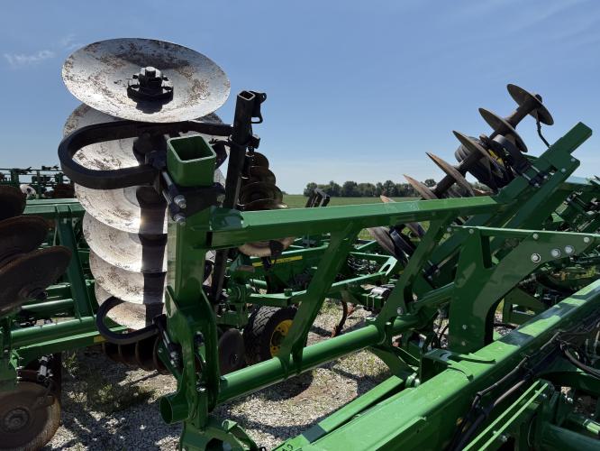 John Deere 2730
