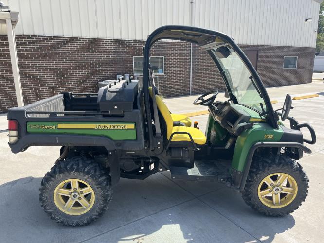 John Deere XUV 825i Power Steering