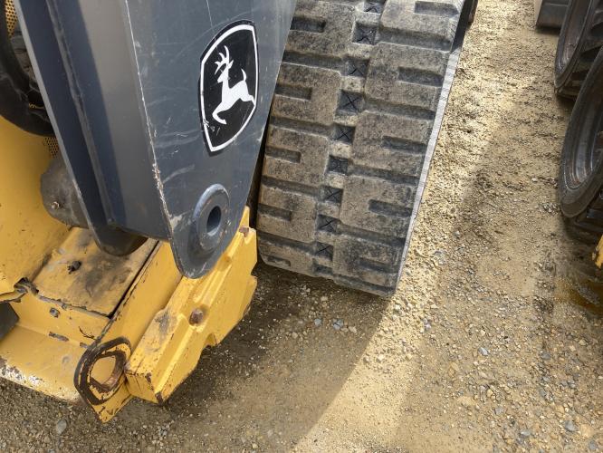 John Deere 333E