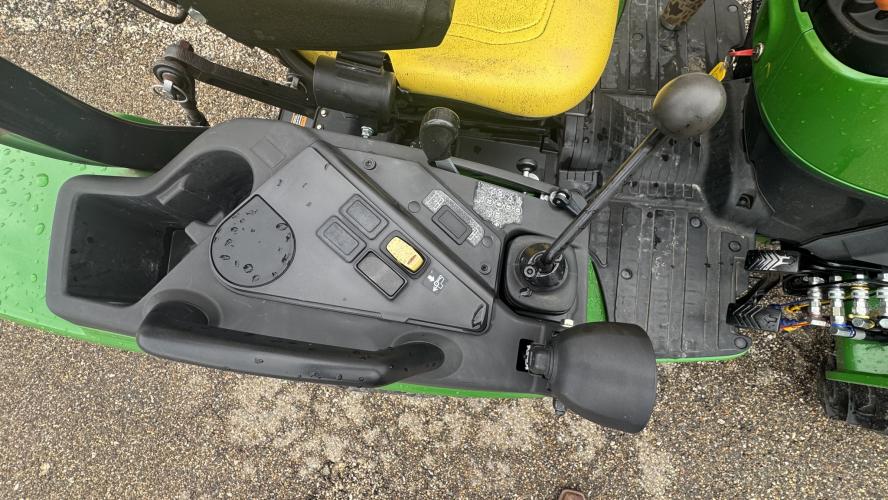 John Deere 2032R