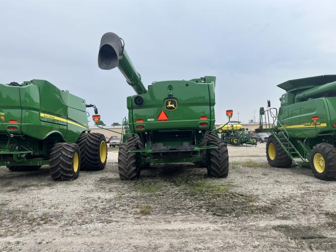 John Deere S780