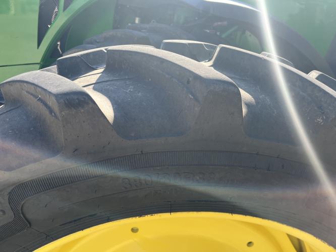 John Deere 8335R