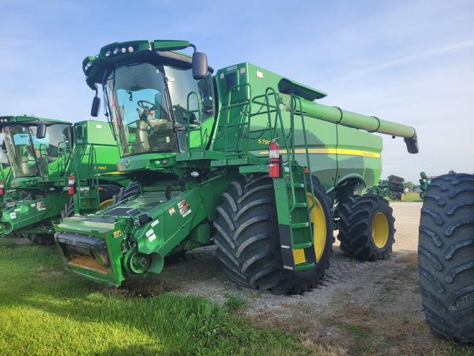 John Deere S790