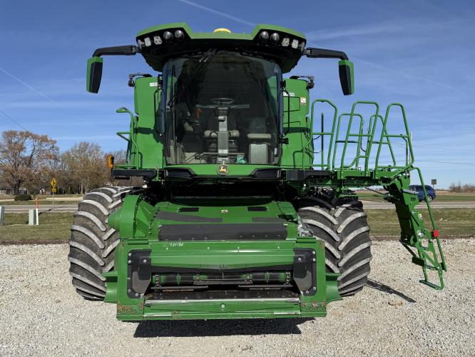 John Deere X9 1100