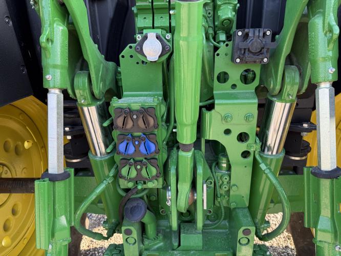 John Deere 6R 120