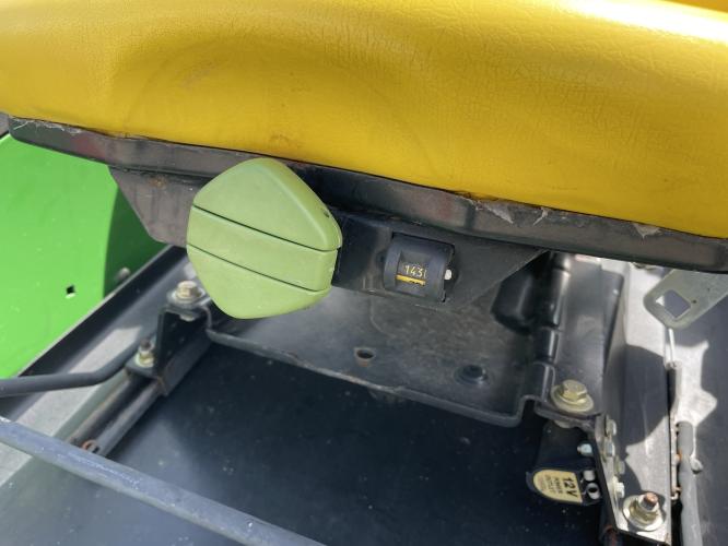John Deere 1435