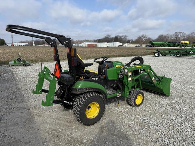 John Deere 1025R