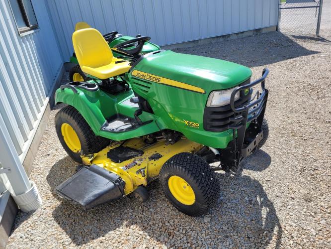 John Deere X720