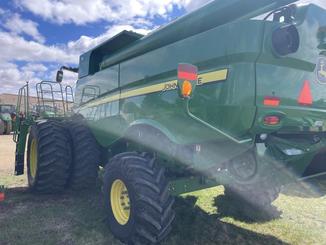John Deere S680