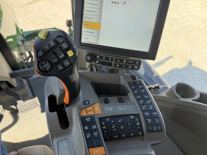 John Deere 412R