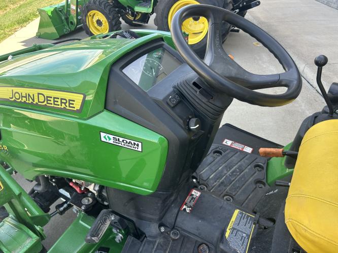 John Deere 1025R