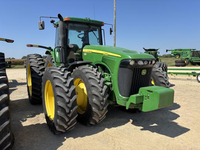 John Deere 8420