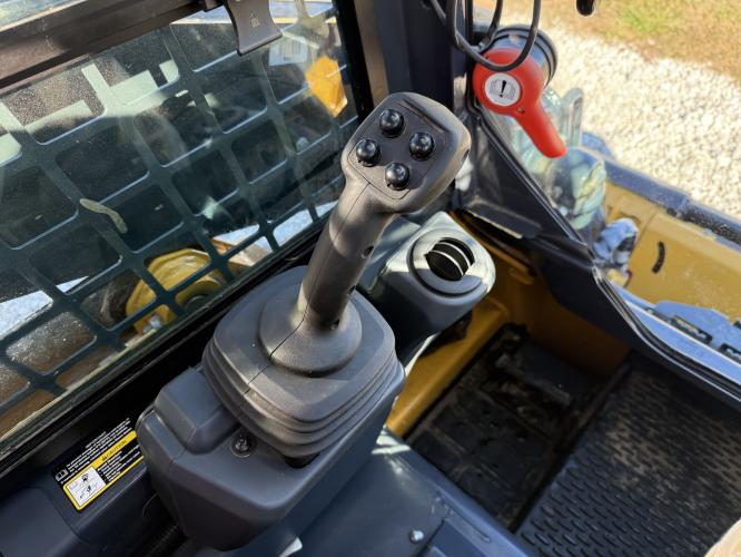 John Deere 317G