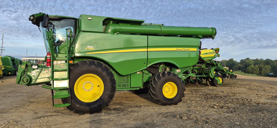 John Deere S780