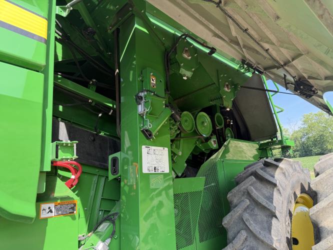 John Deere S770