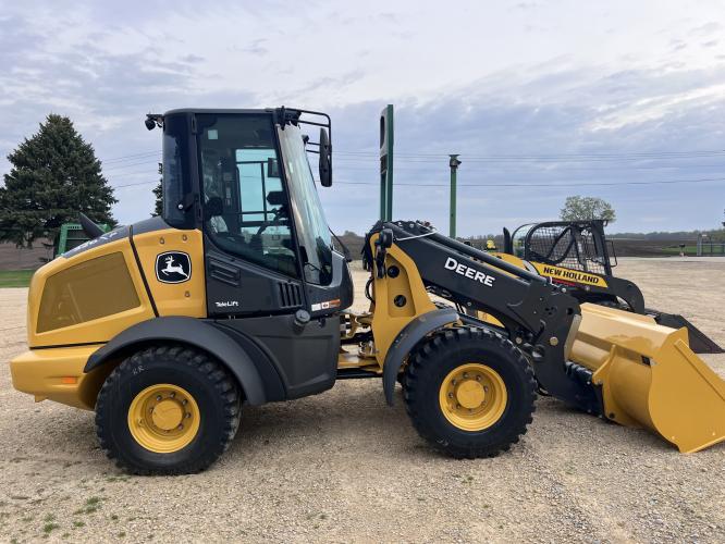 John Deere 326 P