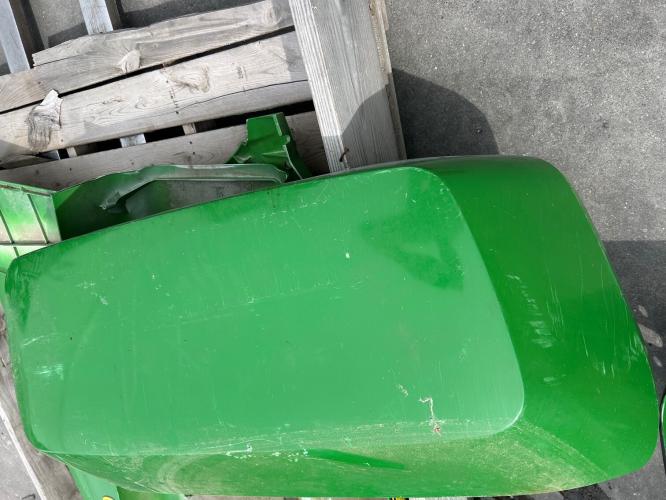 John Deere R241999 LH FENDER