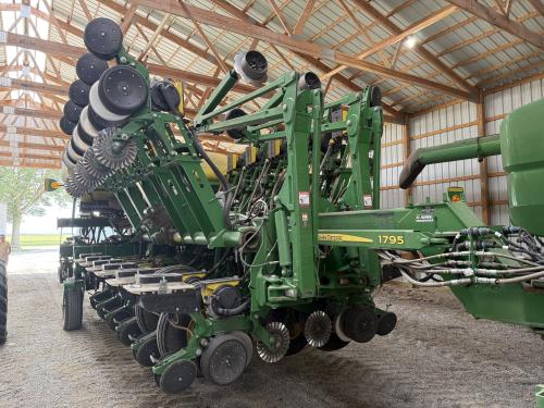 2015 John Deere 1795