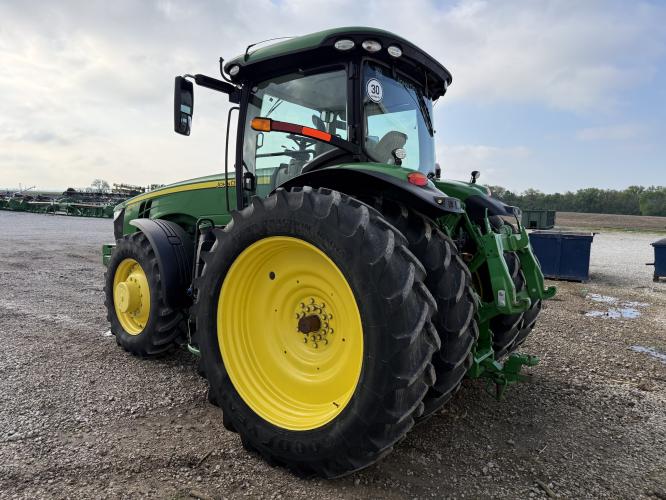 John Deere 8270R