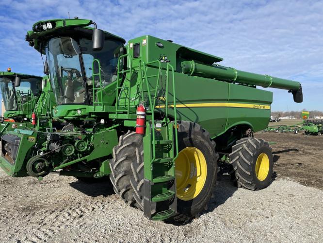 John Deere S780