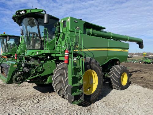 2022 John Deere S780