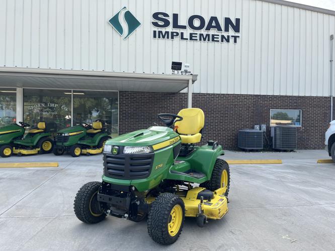 John Deere X758