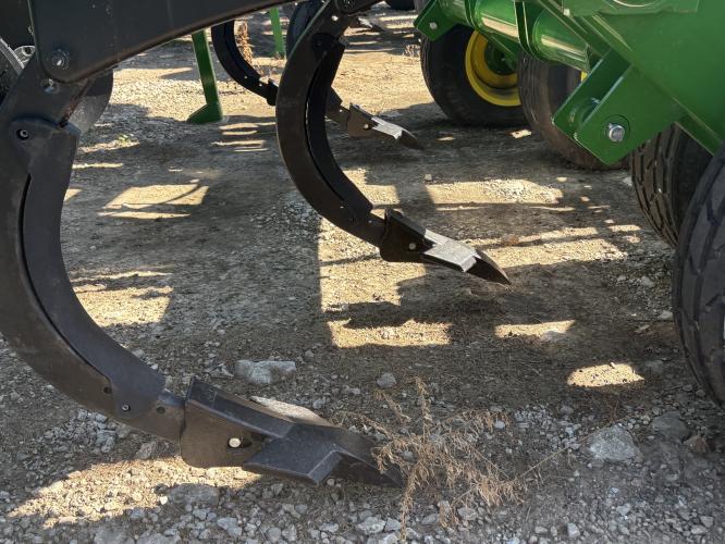John Deere 2720