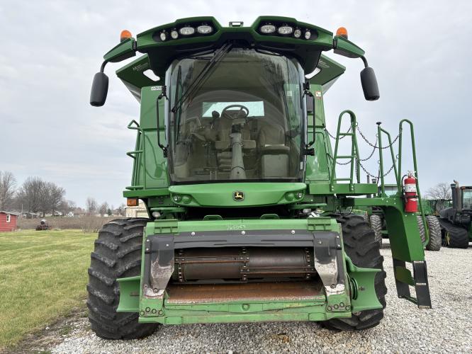 John Deere S650
