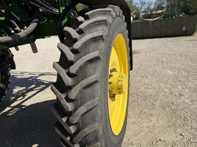 John Deere 412R