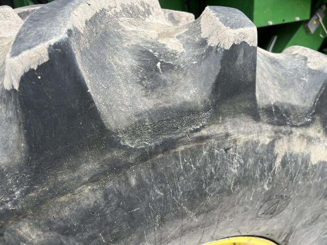 John Deere S670
