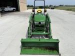 John Deere 3046R