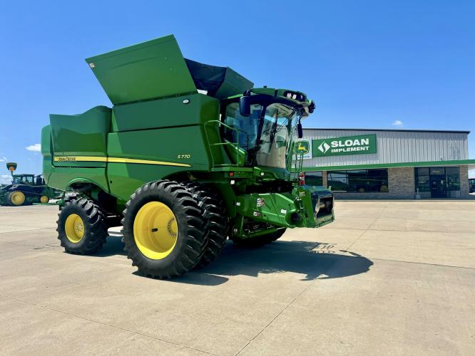 John Deere S770