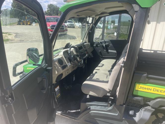 John Deere XUV835R Premium Cab
