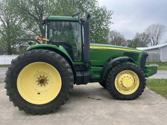 John Deere 8320