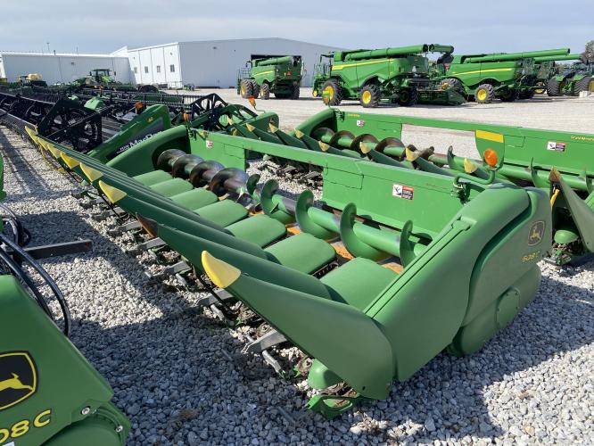 John Deere 608C